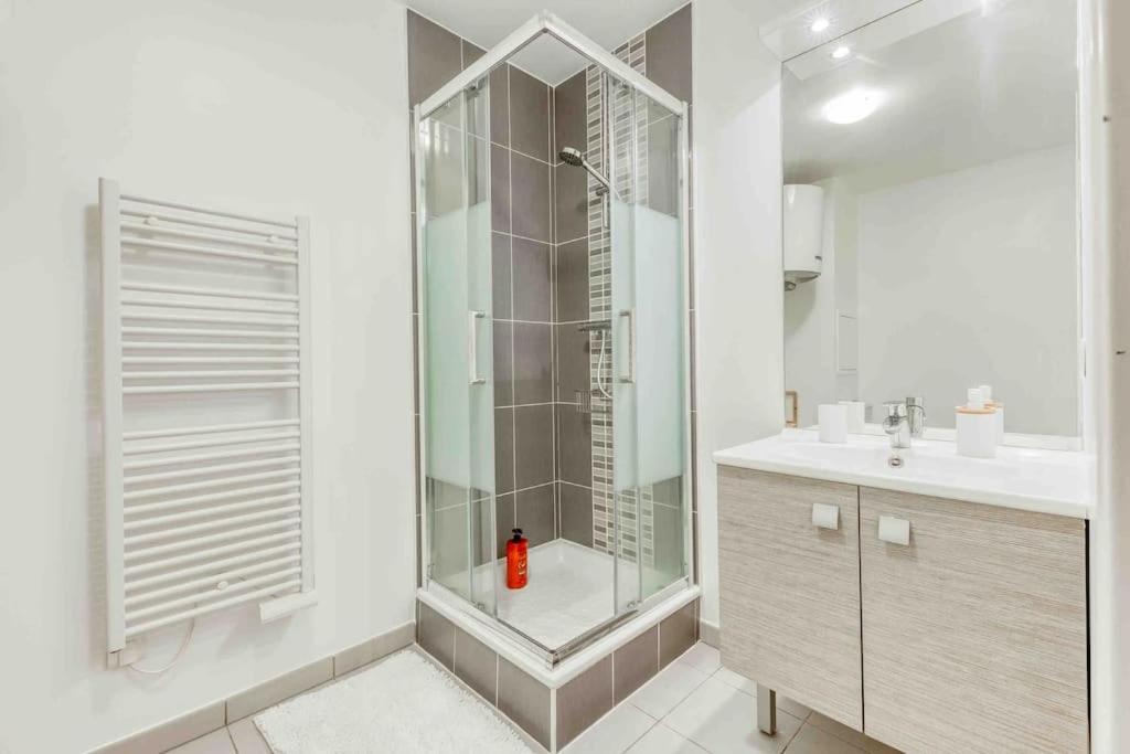 Appartement Moderne, Metro 7, Parking Et Jardin Villejuif Esterno foto